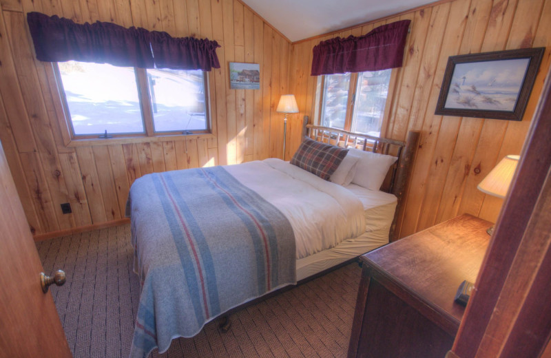 Guest bedroom at Cascade Lodge.