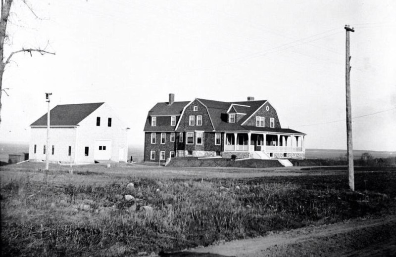 Historic photo of Belfast Breeze Inn.