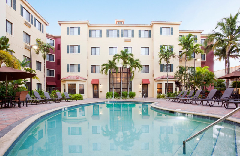 Pool at Staybridge Suites Naples-Gulf Coast.