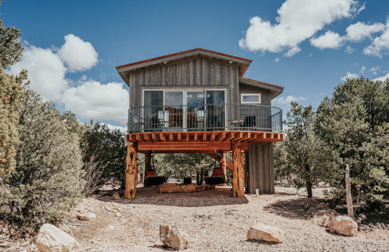 Exterior view of Stone Canyon Inn.