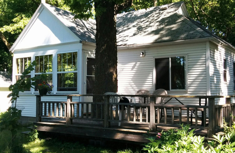 Cabin exterior at Woodlawn Resort.