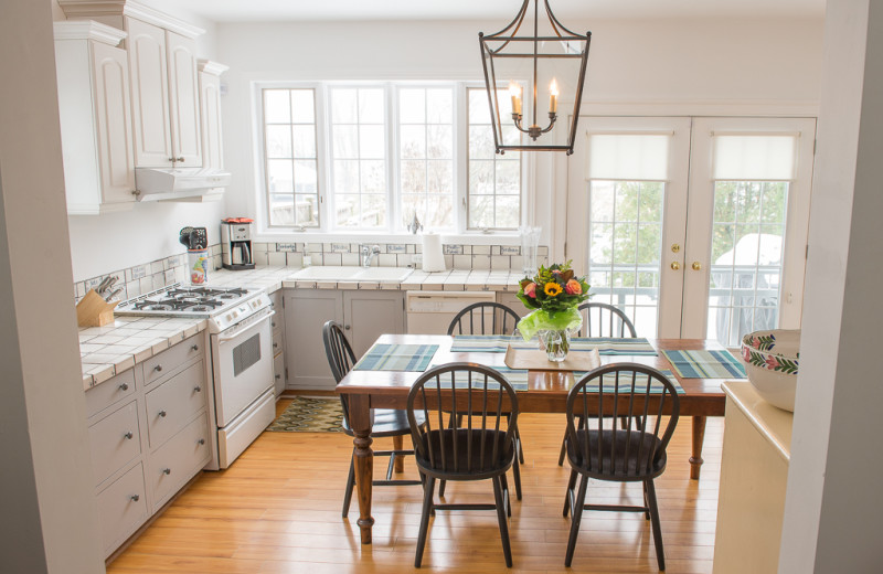 Dining Area at Niagara Holiday Rentals