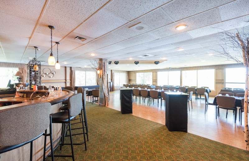 Echo Dining Lounge at Bayview Wildwood Resort