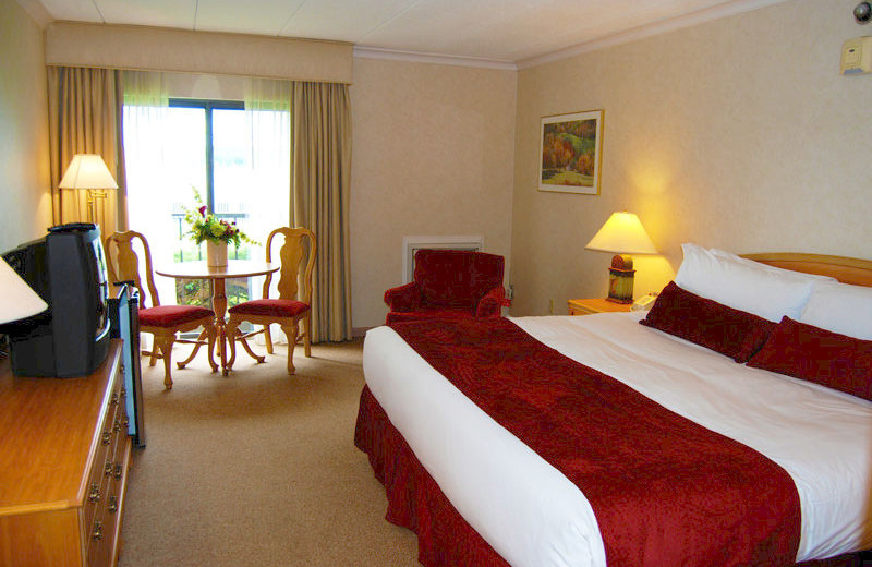 Guest room at The Margate on Winnipesaukee.