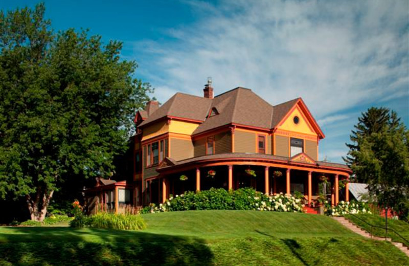 Exterior view of William Sauntry Mansion.