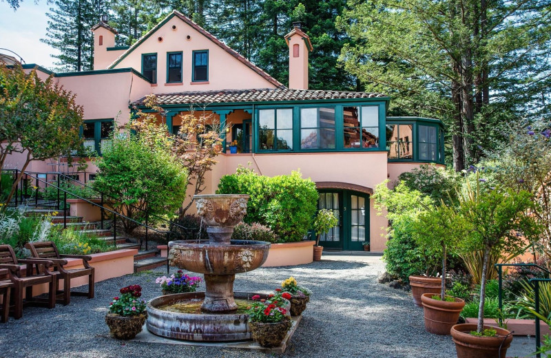 Exterior view of Applewood Inn, Restaurant and Spa.