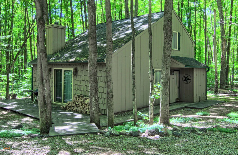 Exterior view of Hawk's Eye Golf Resort.