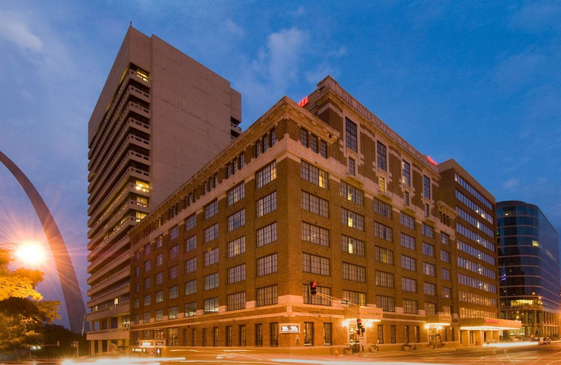 Exterior view of Drury Plaza St. Louis Arch.