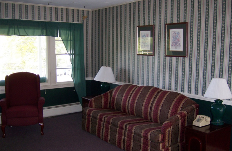 Suite living room at Highland Lake Resort.