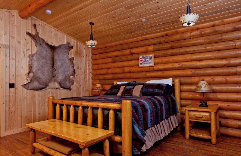 Cabin bedroom at Goosewing Ranch.