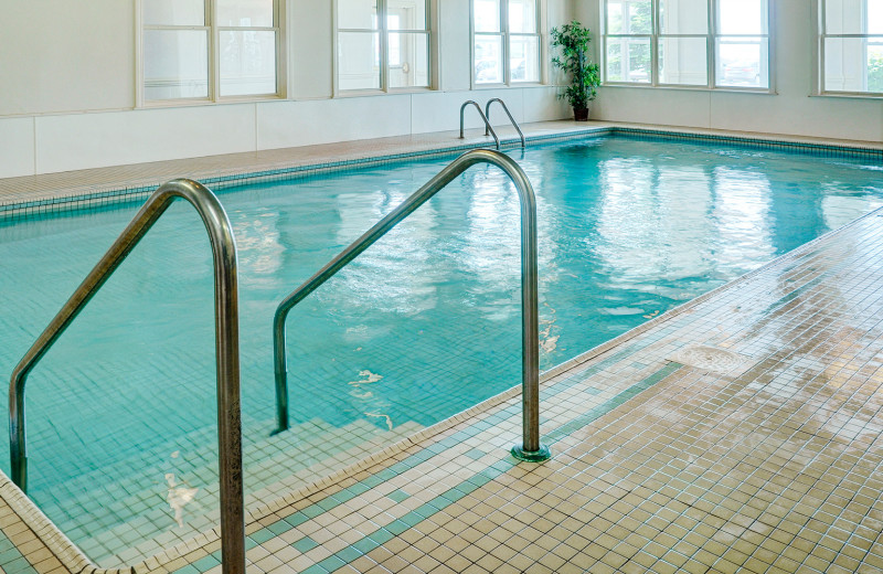 Indoor pool at Loyalist Lakeview Resort Summerside.