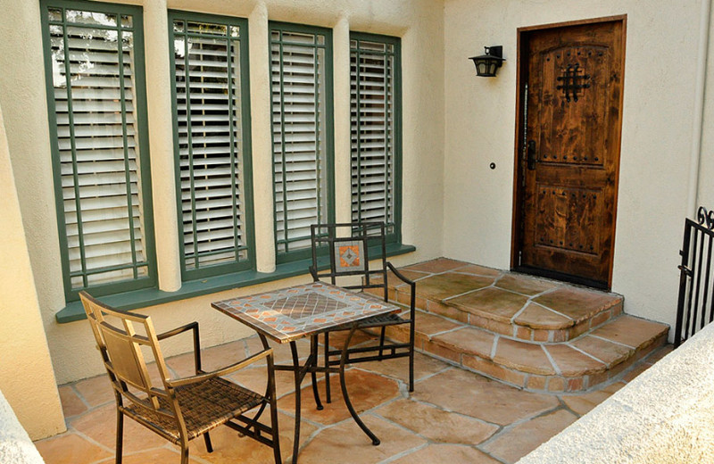 Guest patio at The Eagle Inn.