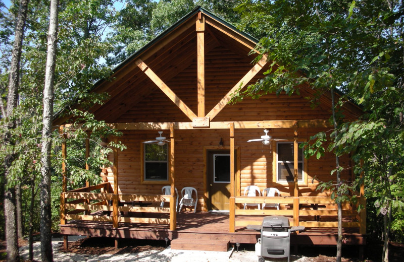 Cottage exterior at Eminence Canoes, Cottages & Camp.