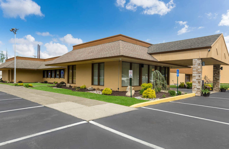 Exterior view of Clarion Inn 