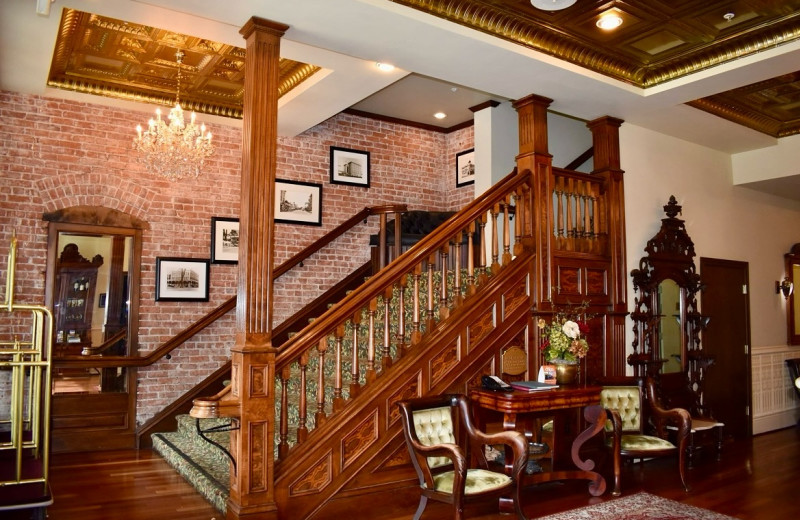 Lobby at Hotel Diamond Chico.