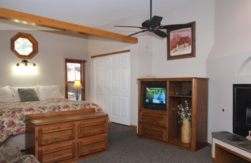 Guest room at Streamside on Fall River.