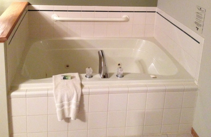 Hot tub at High Point Inn.