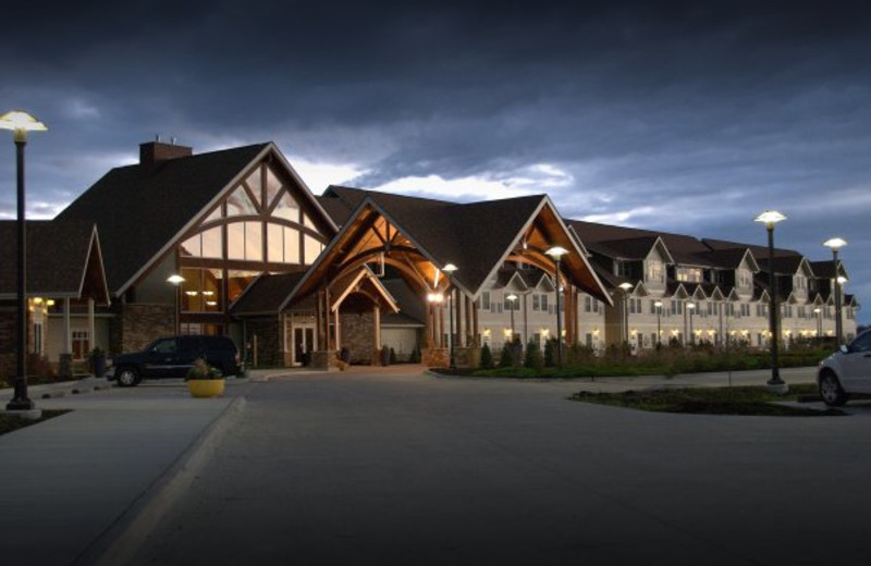 Exterior view of Honey Creek Resort.