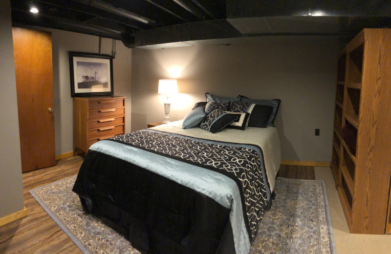 Rental bedroom at Cut Above Cabins.