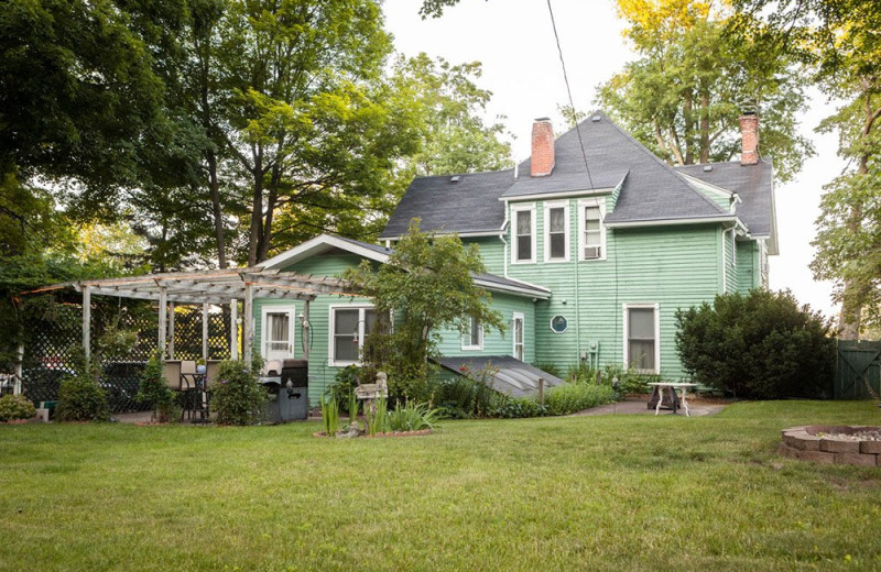 Rear view of the Country Victorian Bed and Breakfast.