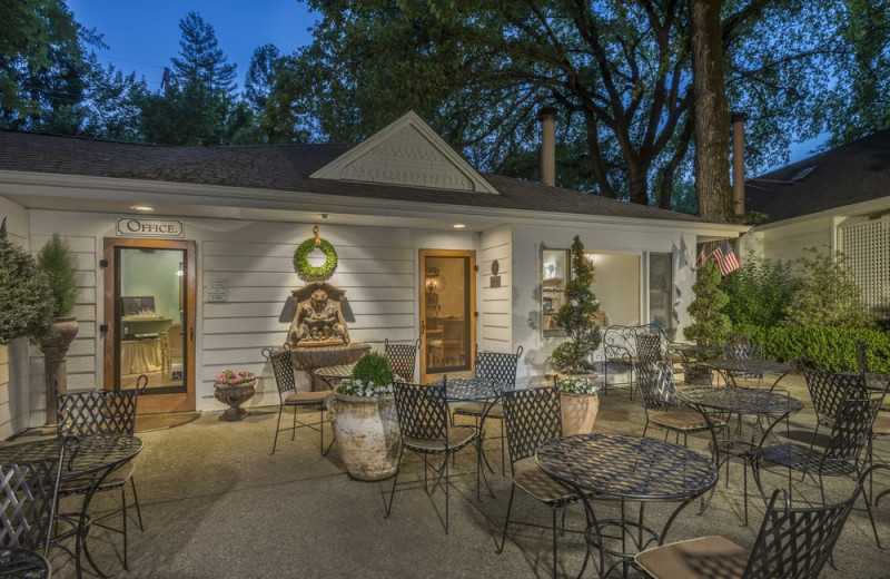 Patio at Cottage Grove Inn.