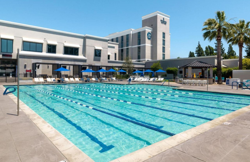 Outdoor pool at Renaissance ClubSport Walnut Creek.