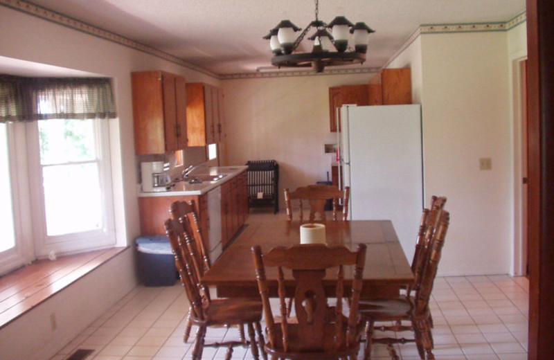 Guest House dining room and kitchen at Rockin Z Ranch.