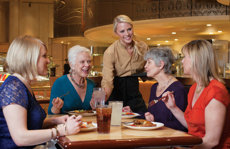 Group dining at Hollywood Casino Tunica.