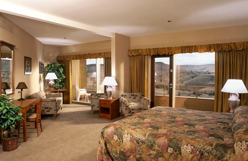 Guest suite at Kah-Nee-Ta Resort and Spa.