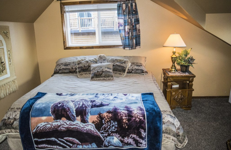 Bedroom at Alpine Forest Lodge.