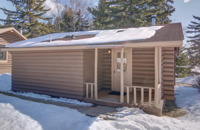 Guest cabin at Cascade Lodge.