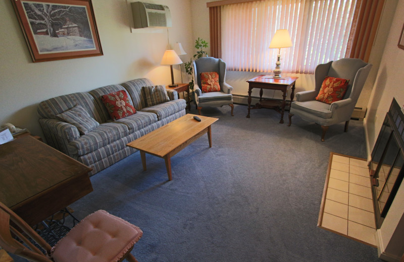 Living room view at Mountainside at Stowe.