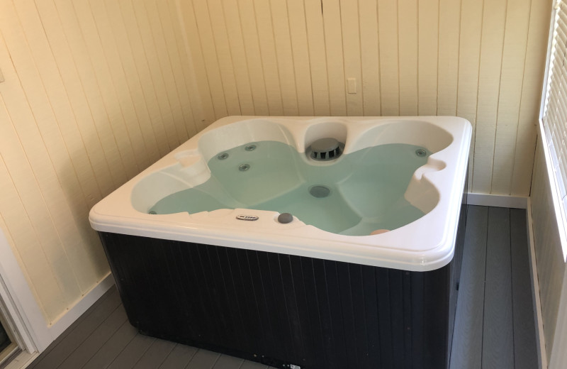 Guest hot tub at Inns of Waterville Valley.