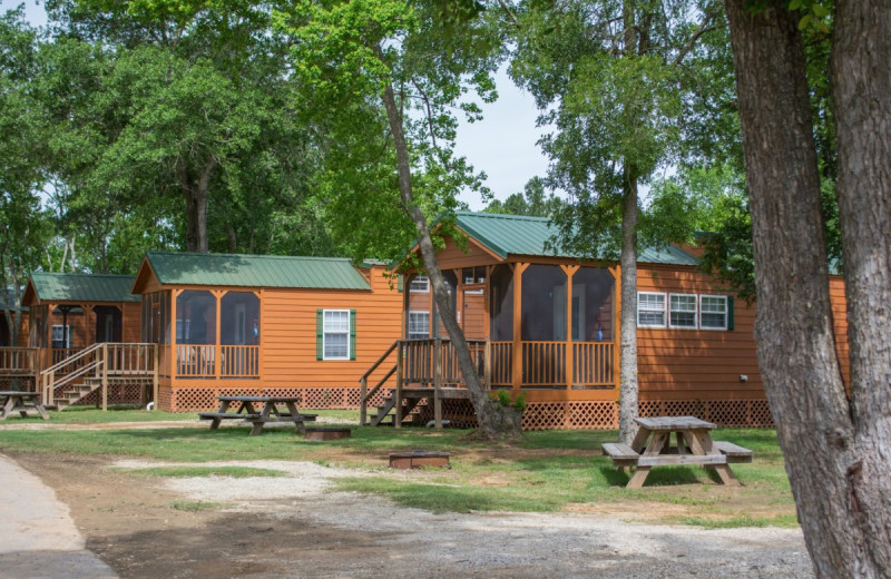 Cabin exterior at Lone Star Jellystone.