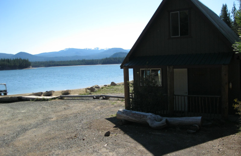 Exterior view of Lemolo Lake Resort.