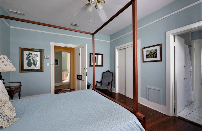 Guest room at Victorian House Bed-Breakfast.