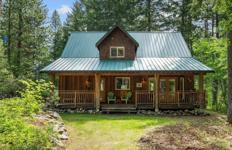 Cabin exterior at Mountain Springs Lodge.