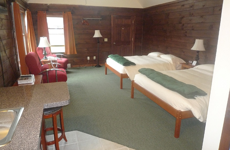 Guest room at The Lanesborough Country Inn.