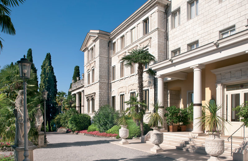 Exterior view of Villa Cortine Palace Hotel.