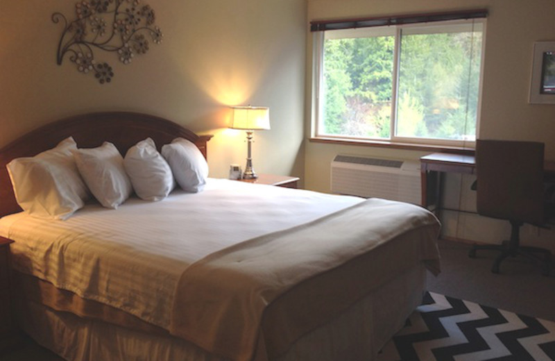 Guest room at Packwood Lodge.