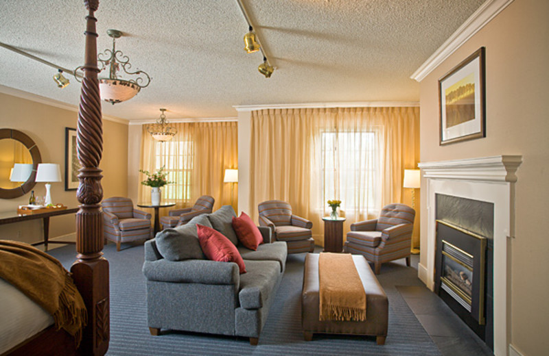 King suite at Queen's Landing.