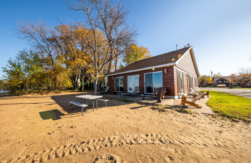 Cabin exterior at Appeldoorn's Sunset Bay Resort.