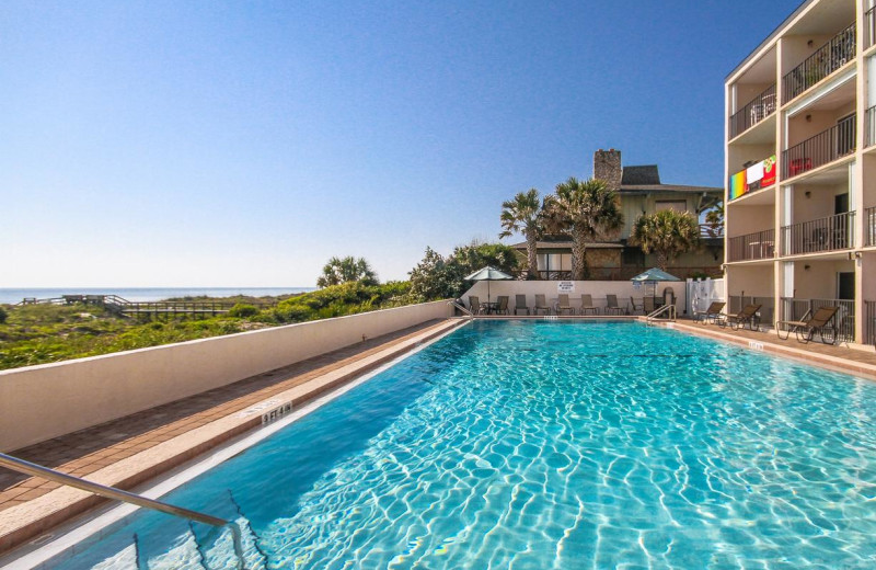 Pool at Beacher's Lodge Oceanfront Suites.