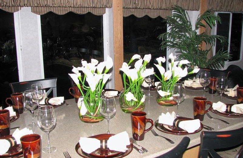 The 70' Silver houseboat dining table at Cottonwood Cove Resort.