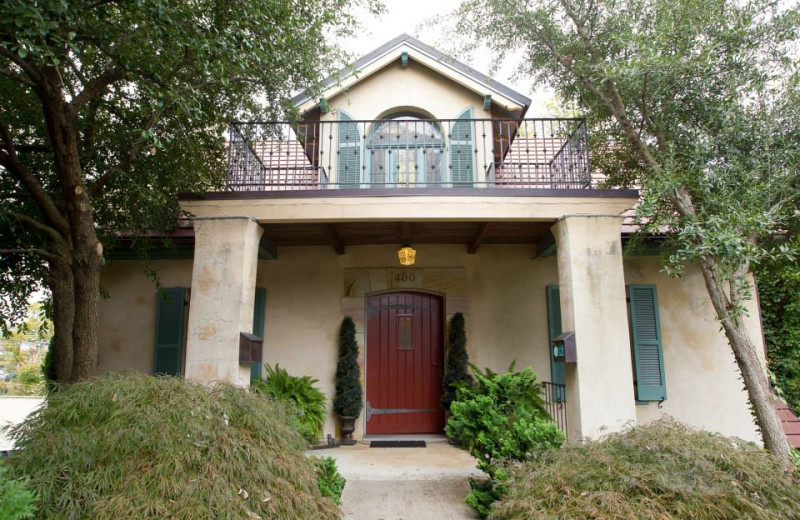 Exterior view of The Inn at 400 West High.