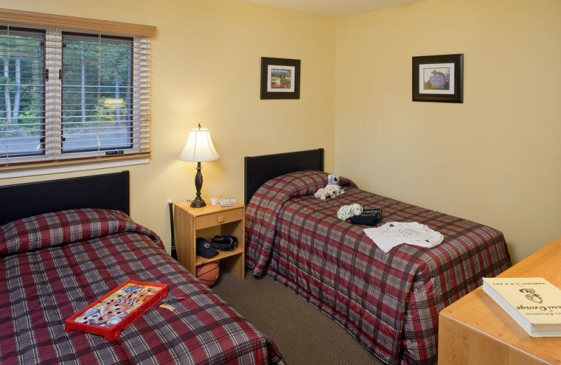 2-Bedroom Deluxe Suite Guest Bedroom at the Summit Resort.