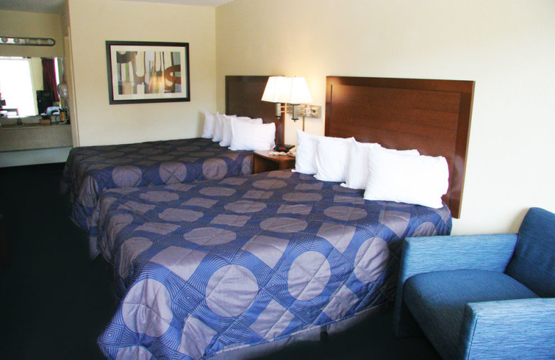 Guest room at Castle Rock Resort and Waterpark.