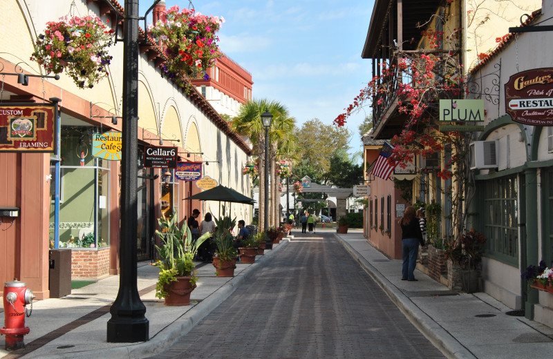 Shopping near Southern Oaks Inn.