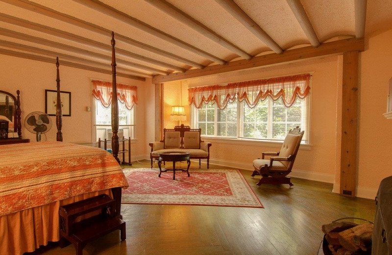 Guest bedroom at Stout's Island Lodge.