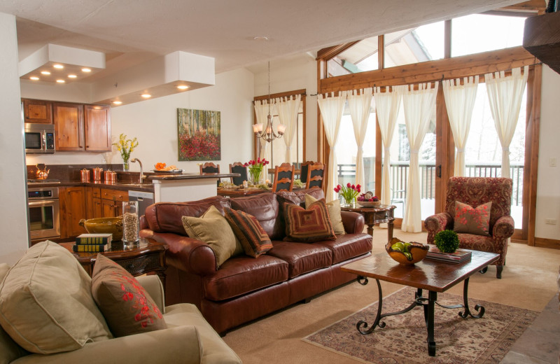 Guest living room at Antlers at Vail.